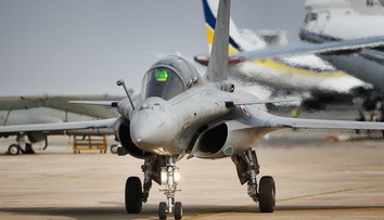 Nešťastie vo Francúzsku. Pri zrážke stíhačiek zahynuli dvaja príslušníci armády