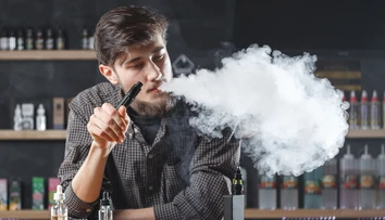 Prvá obeť e-cigariet: Britský robotník zomrel na pľúcnu chorobu spojenú s vapingom