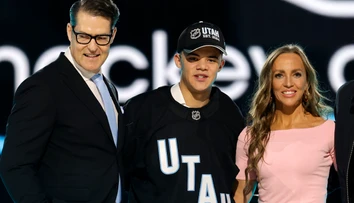 Nový klub NHL si upísal syna slávneho hokejistu. Miloš Kelemen má o konkurenta navyše