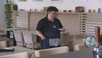 Pracujúcich so zdravotným postihnutím ženú do kúta. Podporu na ich platy majú sociálne podniky štátu vrátiť