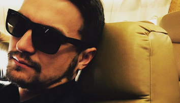 Viktor Vincze v objatí s Adelou. Takto im to spolu pristane