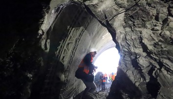 Stavbári po ôsmich rokoch prerazili tunel Čebrať. Tu je dátum, kedy ním prejdú prvé autá