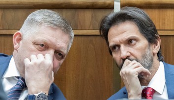 Miloš Zeman oslavuje narodeniny. Ako prví mu pogratulovali Fico a Kaliňák