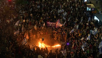 VIDEO: Tisíce ľudí demonštrovali v Tel Avive za prepustenie rukojemníkov aj prímerie