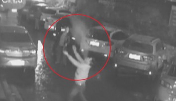 Opitý muž sa zahral na hrdinu. Ženu chcel zachrániť holými rukami