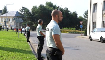 Prvé výjazdové rokovanie vlády po atentáte na premiéra. Rimavská Sobota bola plná policajtov