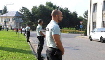 Prvé výjazdové rokovanie vlády po atentáte na premiéra. Rimavská Sobota bola plná policajtov