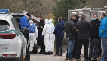 Brat vraždil, sestry zahladzovali stopy. Otrasné detaily útoku v Lednických Rovniach