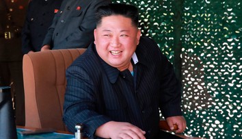 Severná Kórea pod Kimovým dohľadom nacvičovala údery strelami dlhého doletu