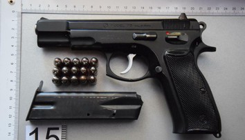 Opitého zaťa neprivítali na oslave, rodinu aj so svojimi malými deťmi vystrielal