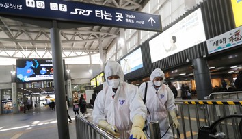 Automobilka PSA evakuuje svojich zamestnancov z Wu-chanu