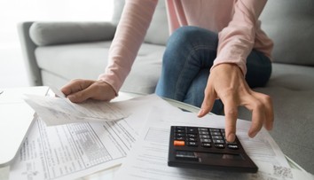 Európska únia ide riešiť diskrimináciu. Ak muži zarobia viac ako ženy, firma to musí zdôvodniť