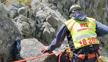 V Západných Tatrách padali skaly a ohrozovali turistov. Tomuto úseku sa vyhnite, varujú horskí záchranári