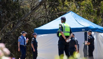 Vietor zdvihol nafukovací hrad, štyri deti pád z 10-metrovej výšky neprežili