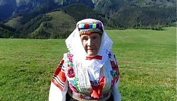 Zomrela prvá slovenská modelka. Rodáci sa s ňou rozlúčili na cintoríne v Ždiari