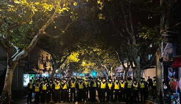 Obrovská vlna odporu voči covidovým reštrikciám v Číne. V krajine cenzurujú aj futbalové MS