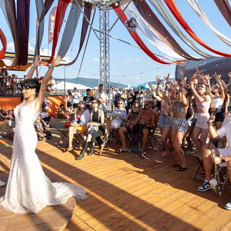 Jovinečko a Bianka pred oltárom