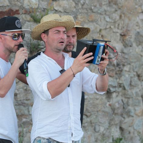 Choreograf Miňo Kereš a režisér Pepe Majeský (úplne napravo)