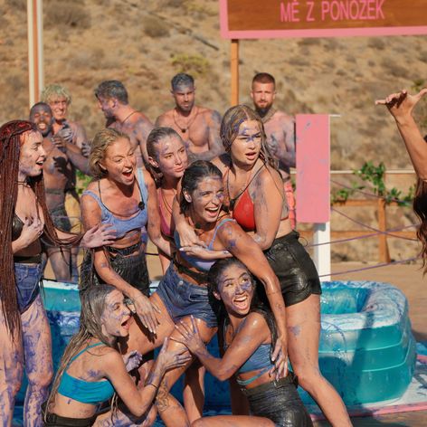 Do vily prišla nová bombshell Petra.