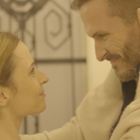 Fabián žije stále spomienkami na šťastnú minulosť.