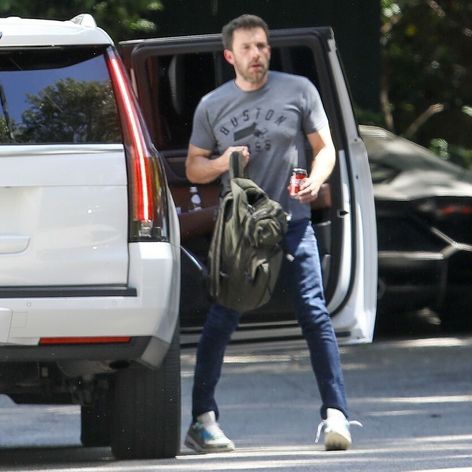 Ben Affleck opúšťa SUV patriace J Lo