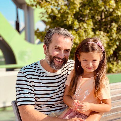 Vlado Kobielsky so seriálovou vnučkou Larisou alias Hankou