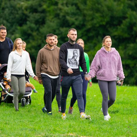 Na Farmu prišli starí farmári