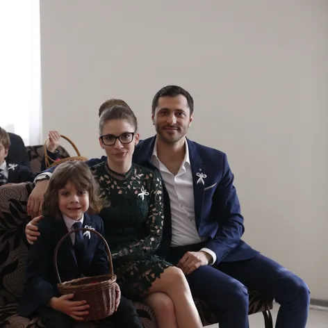 Ema, Alex a Max na svadbe Jara a Lindy