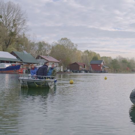 Roman si založil novú rodinu a Nikol nikdy nevyhľadal.