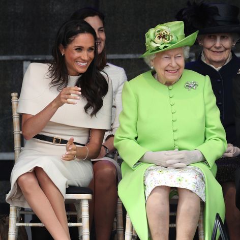 Meghan Markle robila spoločnosť kráľovnej Alžbete II. na oficiálnom otvorení nového mostu.