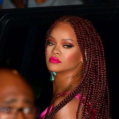 Rihanna s novým afrom. 