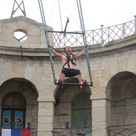 Lucia Mokráňová na hojdačke hrôzy