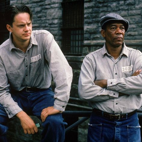 Vykúpenie z väznice Shawshank (1994) - Tim Robbins (vľavo) a Morgan Freeman