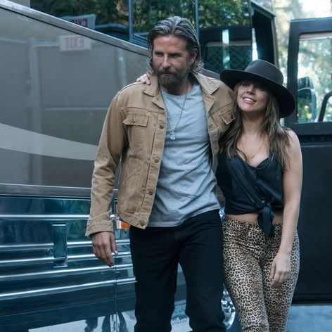 Bradley Cooper a Lady Gaga vo filme A Star Is Born