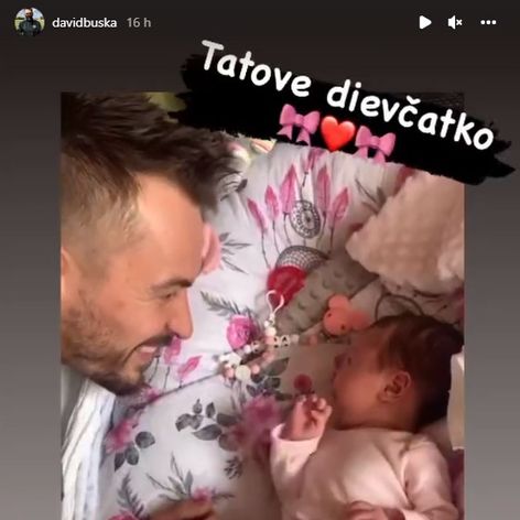 Hrdý otec žiari šťastím