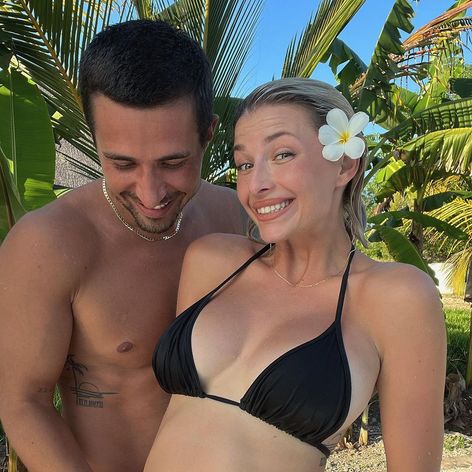 Laura a Martin z Love Islandu oznámili novinku o bábätku počas dovolenky na Zanzibare.