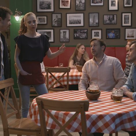 Edo dokazuje, že je vtipný.