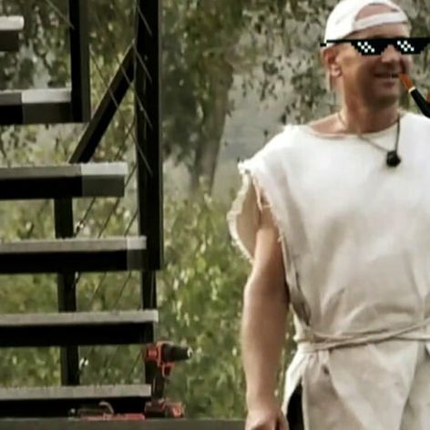Neúspešný balič Matúš konečne dostal bozk