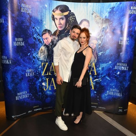 Jonatán Pastirčák a Táňa Pauhofová na premiére rozprávky Zakliata jaskyňa v Bratislave