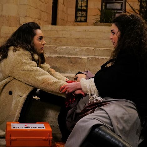 Spútaný motýľ - Azra