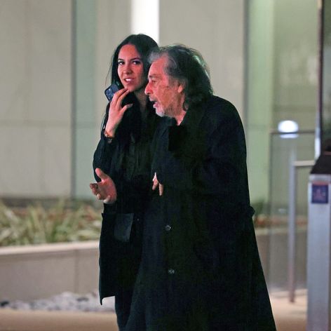 Al Pacino (83) má syna s o 53 rokov mladšou Noor Alfallah.