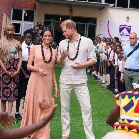 Princ Harry s Meghan na turné v Nigérii: Akoby z kráľovskej rodiny neodišli