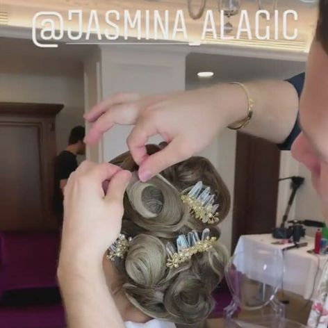 Predsvadobné raňajky.