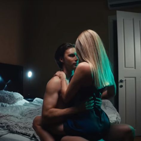 Pítr a blondína 