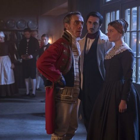 Vo veku 60 rokov zomrel britský herec Adrian Schiller