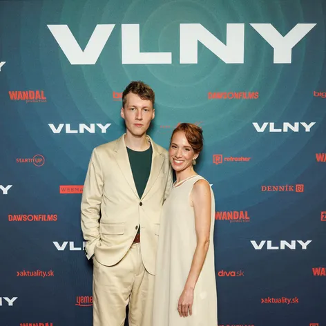 Slávnostná premiéra filmu Vlny