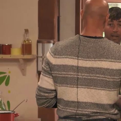 Aleksander Barkov z Floridy oslavuje so spoluhráčmi gól proti Coloradu.