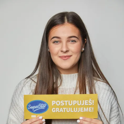 Adélu podporil známy český spevák Adam Mišík.