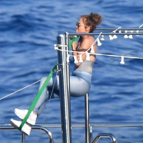 Jennifer Lopez na sebe poctivo maká aj počas dovolenky