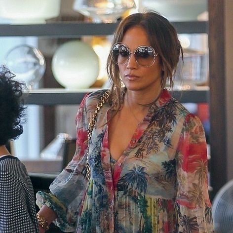 JLo na nákupoch s obrovským prsteňom